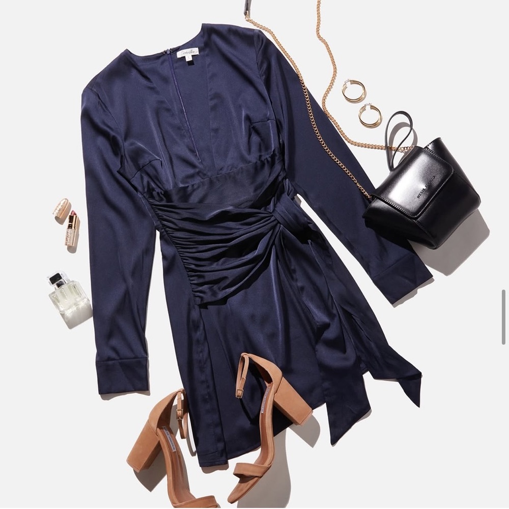Shades of Rose Navy Brielle Mini Dress Size Medium